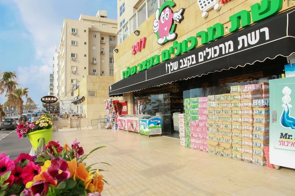 GK Apartments Ben Gurion 105