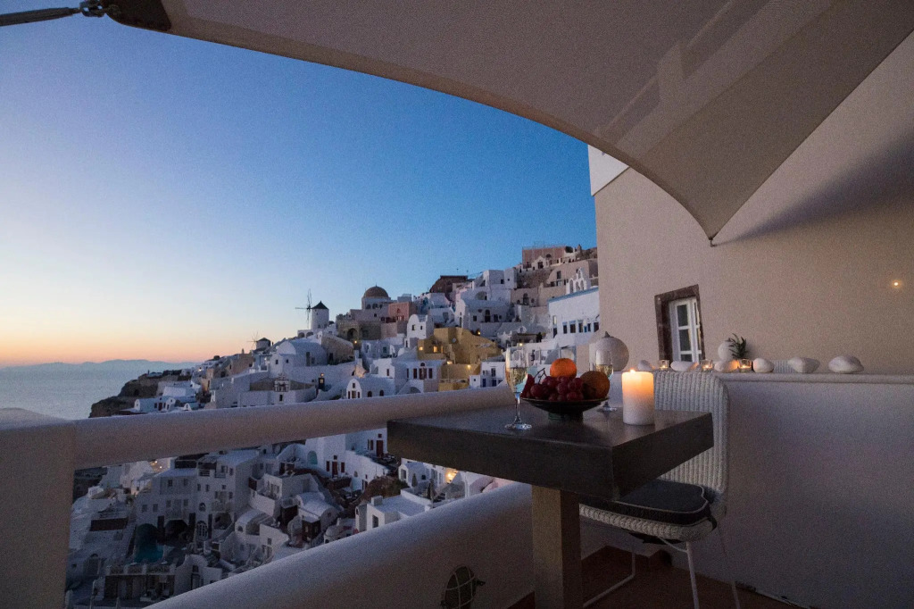 Art Maisons Oia Castle