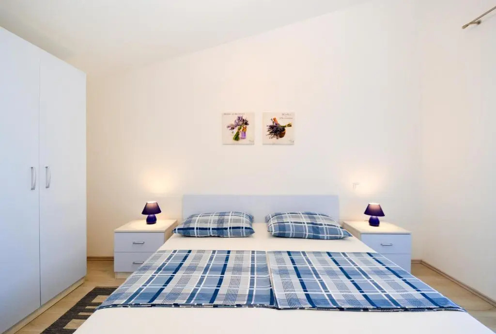 Apartment Mit- Mir