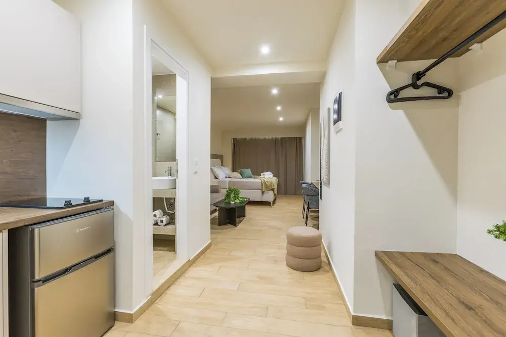 Raise Thiseio Stylish Living