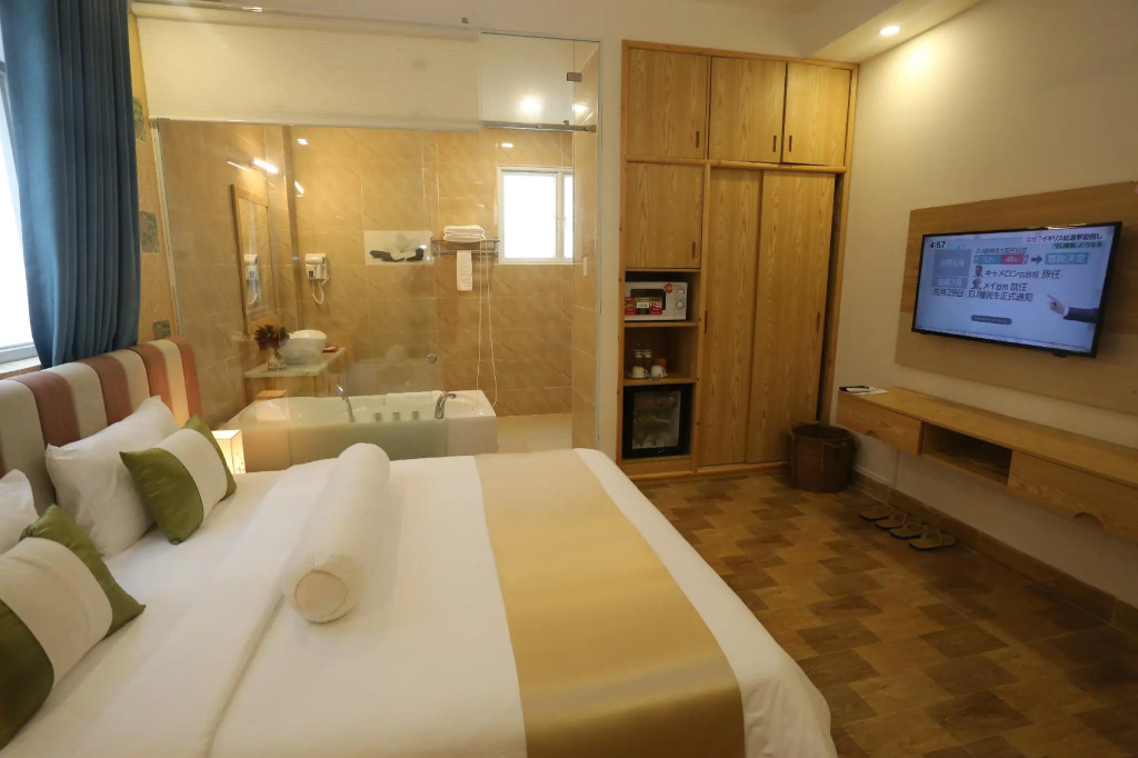 Thuy Sakura Hotel & Serviced Apartment