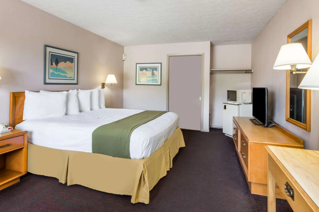 Days Inn by Wyndham Bedford