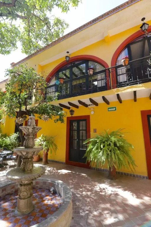 Casa Mia Suites