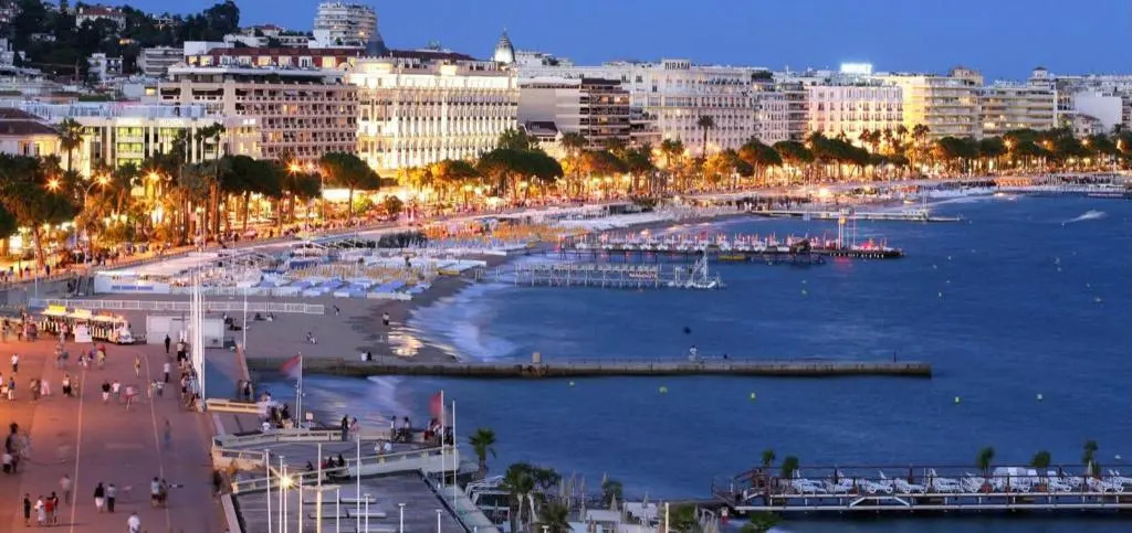 Central location 3 bedrooms - 1mn Croisette - 5mn Palais