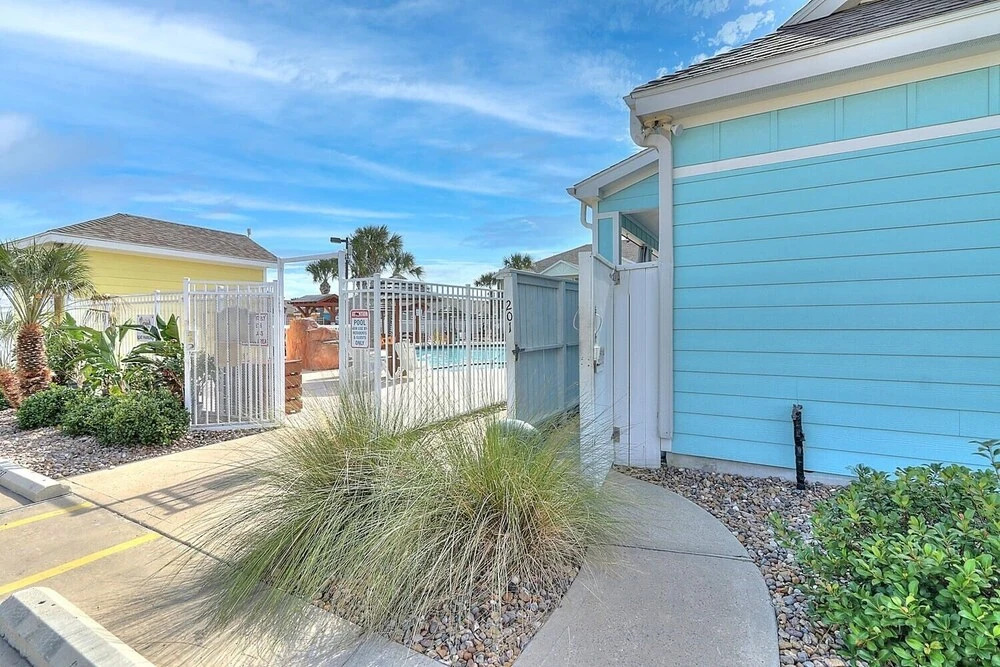 Hemingway House 3 Bedrooms 3 Bathrooms Condo