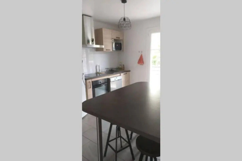 superbe appartement T3 traversant avec place de parking
