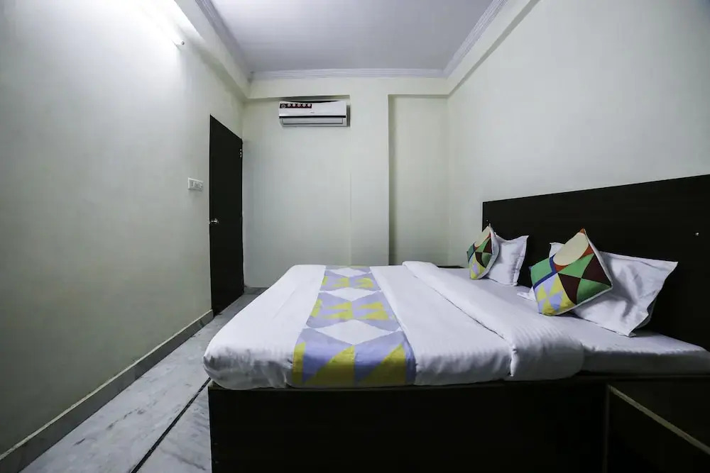 OYO Home 16420 Cosy 2BHK