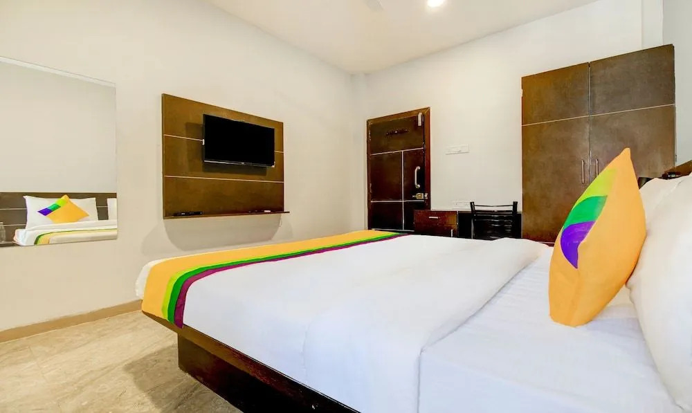 Hotel O S7