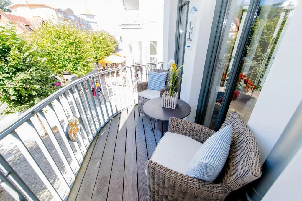 Villa Paula in Sellin - WG01 "Findling" strandnah mit Kamin, Terrasse, Balkon