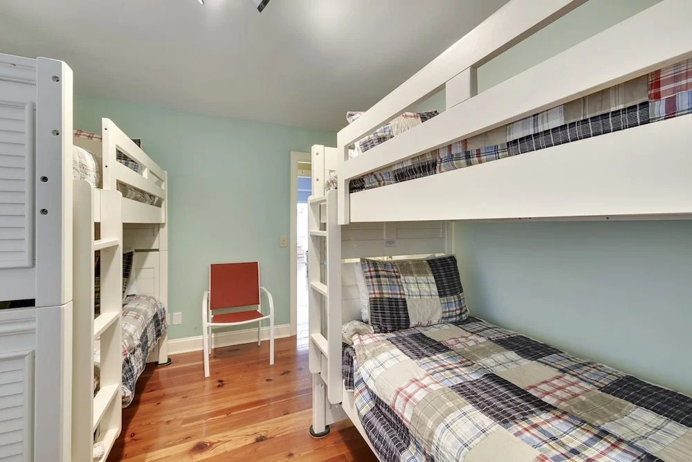 12 Ibis Holiday Home