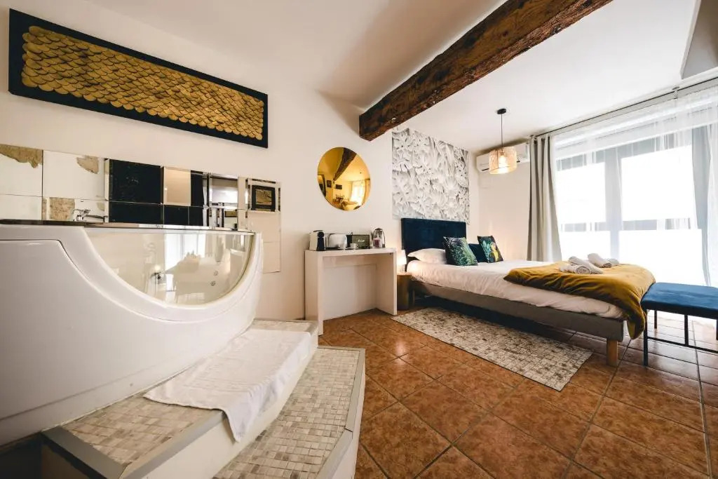 Les Précieuses Suites & Spa I