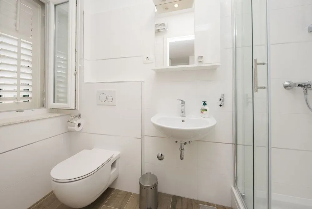 InMotion Luxury Rooms