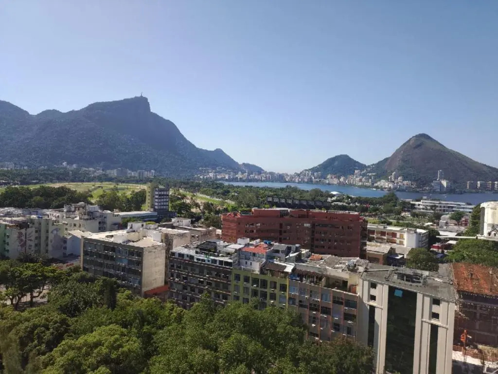 Apartamento c/ vista panorâmica a 8 min da praia!