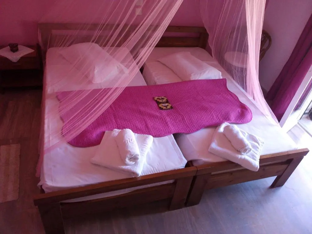 MARGARITAS ROOMS