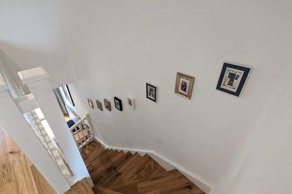 Adelphi Townhouse Contemporary 2 Bed 1 Bath 1 WC