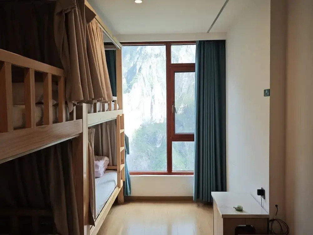 Tiger Leaping Half Way Guest House