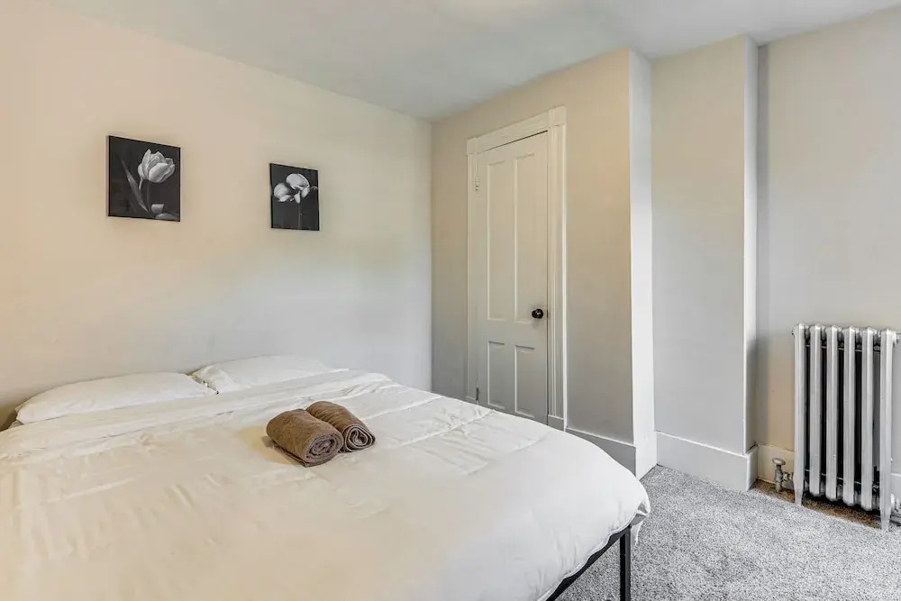 Stay & Play in Dtwn Stroudsburg: Updated Townhouse
