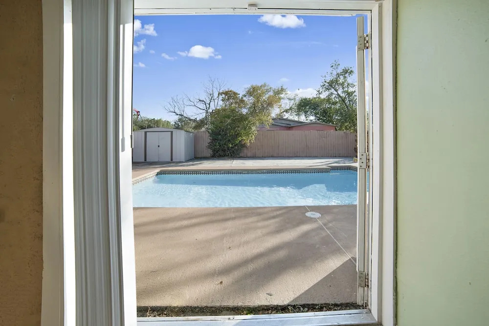 3BR House in Tampa by Tom Well IG - 2911