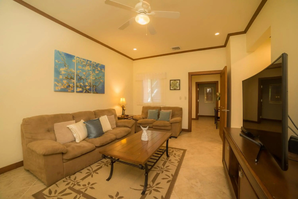 Nice ground floor 3 bedroom with golf view