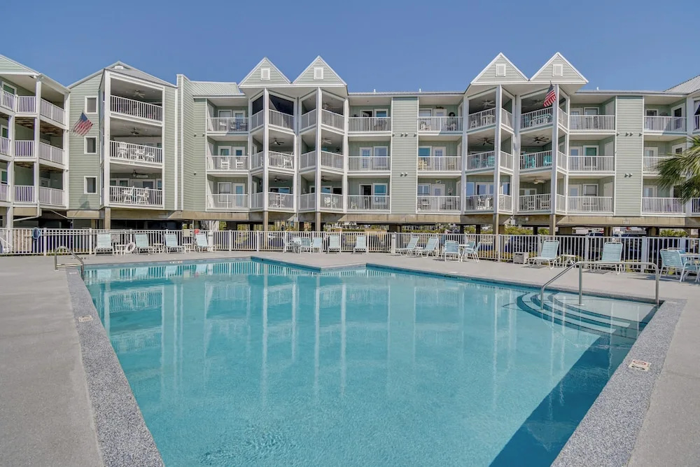Fish, Swim & Dine: Ocean-view Orange Beach Condo