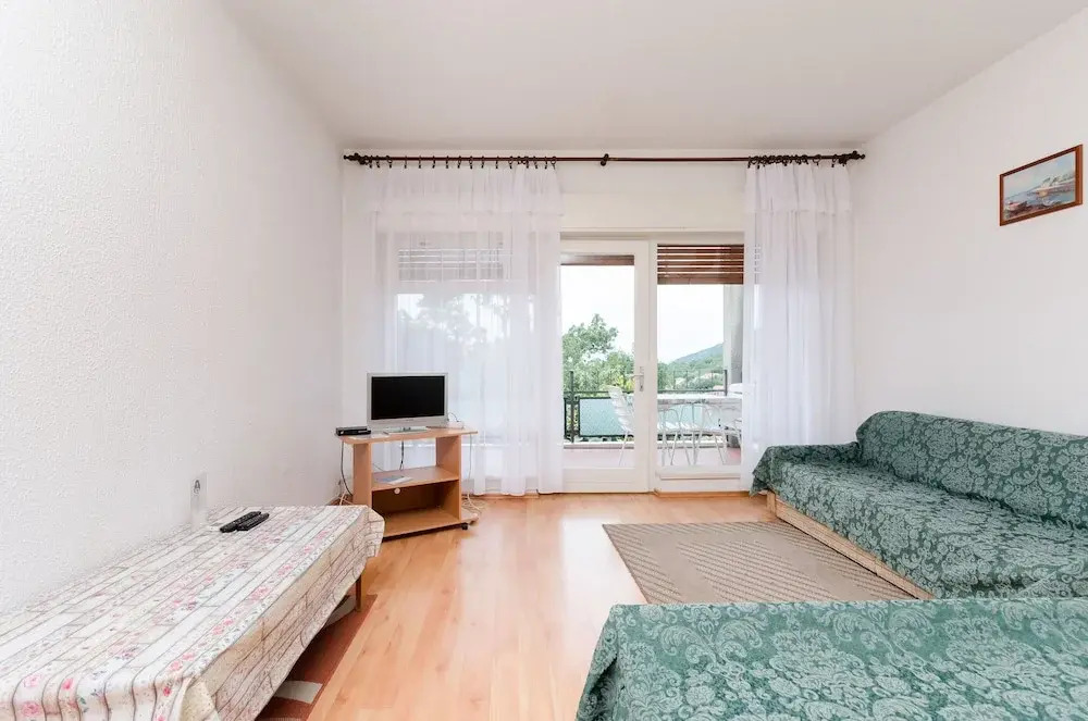 Apartments Mladen Jelica