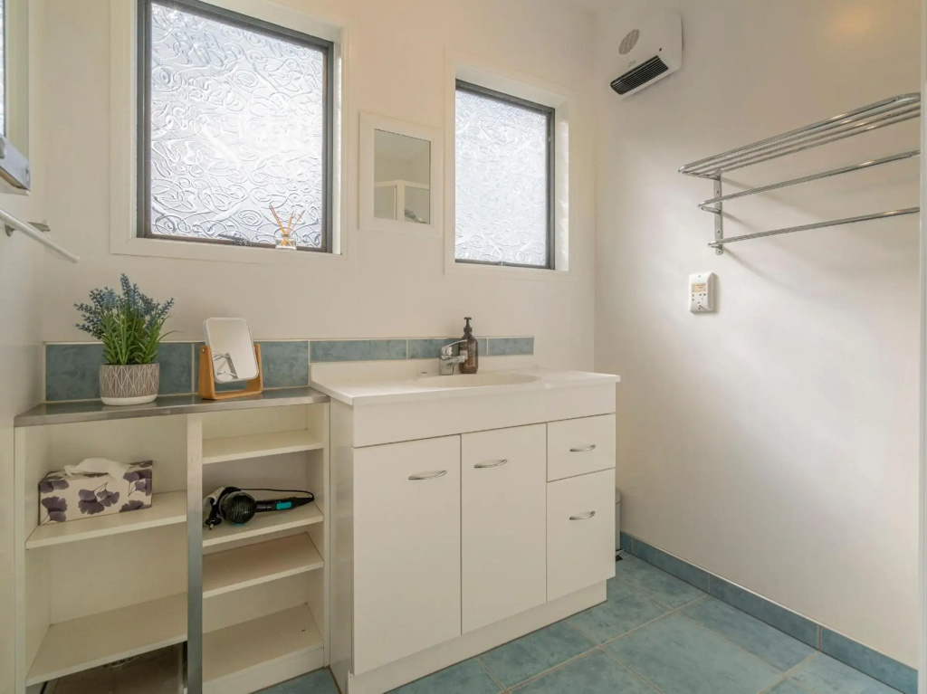 Hillside Haven - Tairua Holiday Home