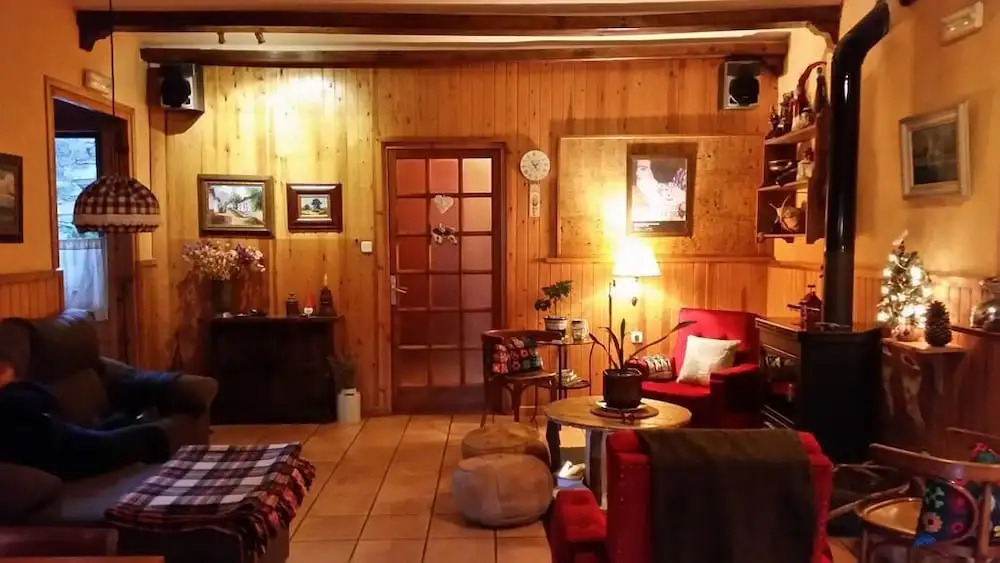 Hostal Xalet Refugi Pere Carné - Hostel