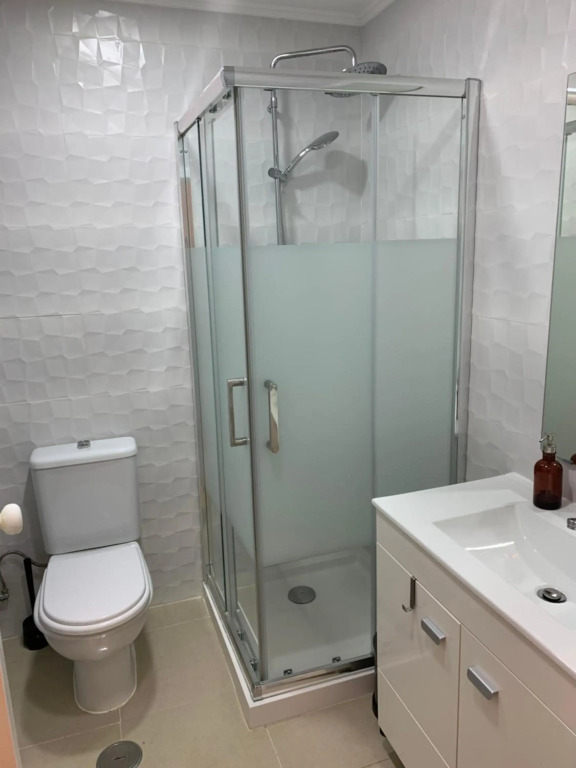 Spacious 1 bedroom apartment with a Parking Spot in Chiado