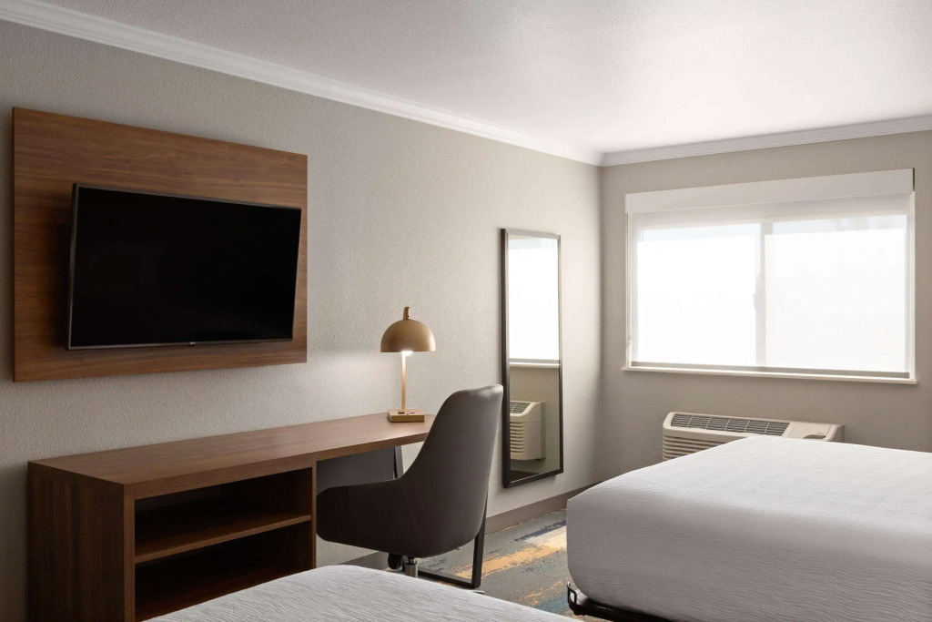 La Quinta Inn & Suites by Wyndham Yakima Downtown