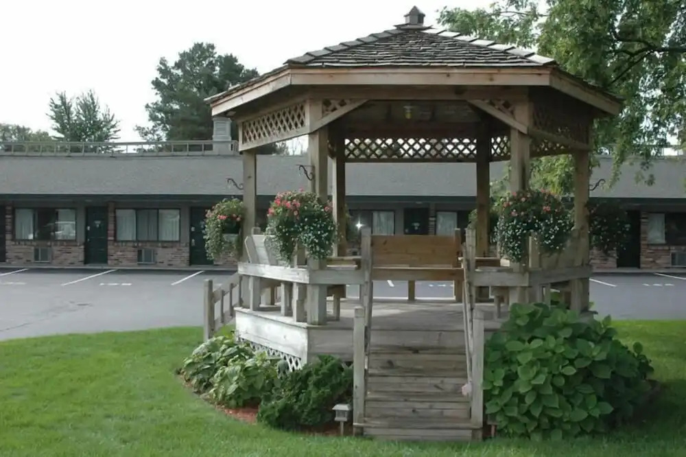 Viking Arms Inn - Ludington