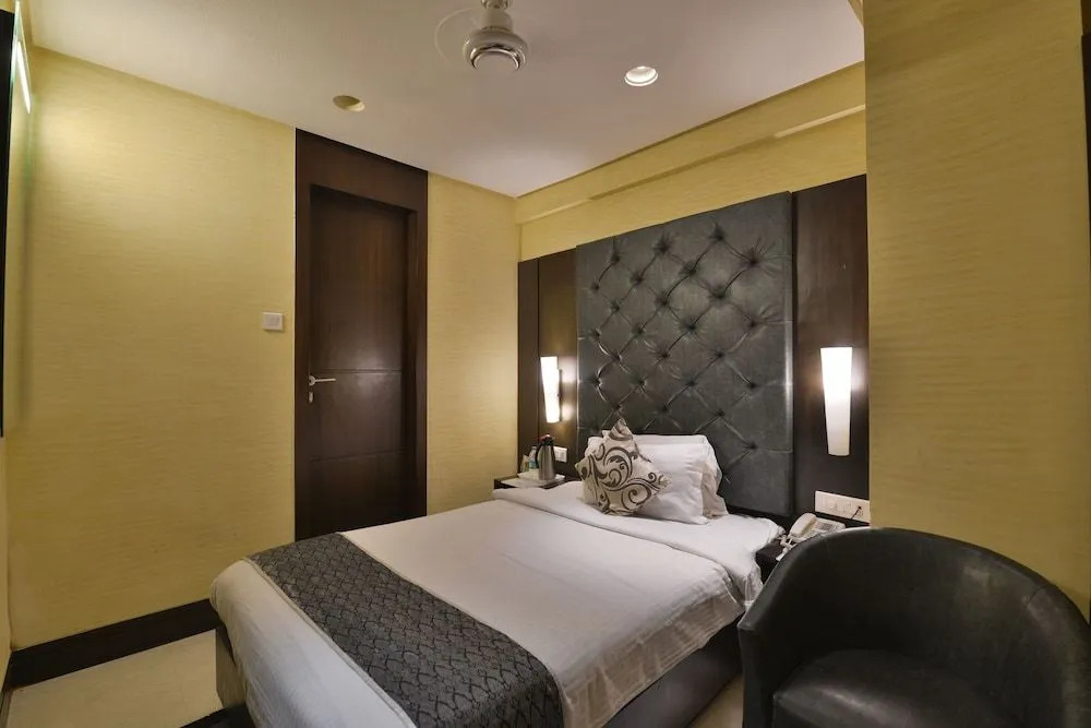Hotel The Golden Oak Central by Citrus Prime