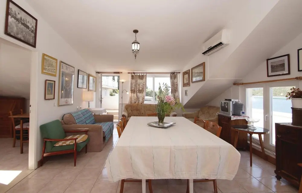 Nice Home in Lumbarda With Wifi and 3 Bedrooms