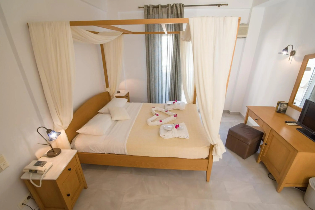 Ekol Hotel