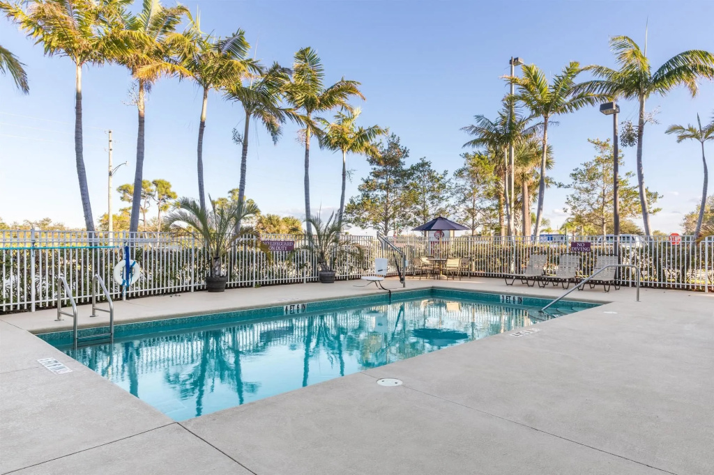 Best Western Plus Sebastian Hotel & Suites