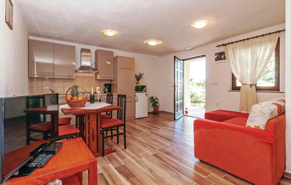 Amazing Home in Maslenica With Wifi and 1 Bedrooms