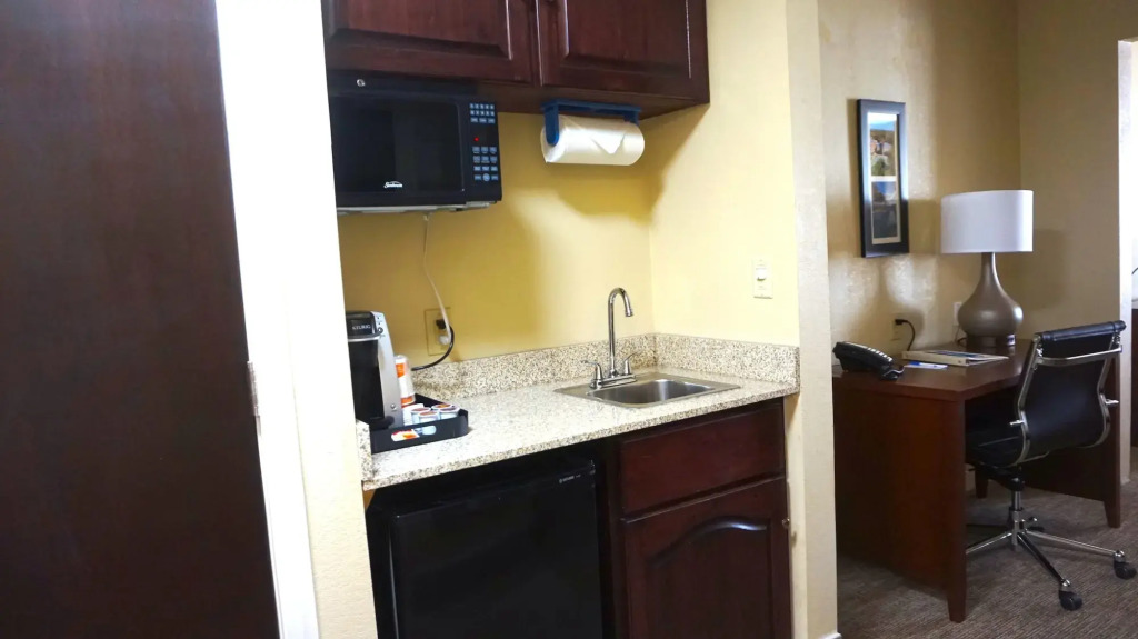 Comfort Inn & Suites Greenwood near University