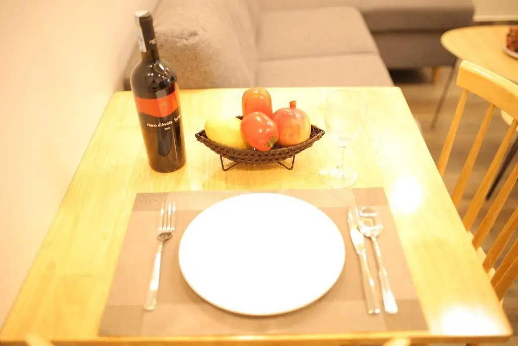 Lee Apartment & Hotel