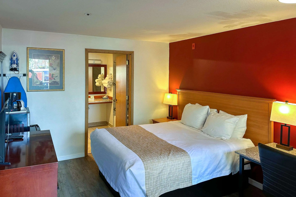 Econo Lodge Edmonds North Seattle