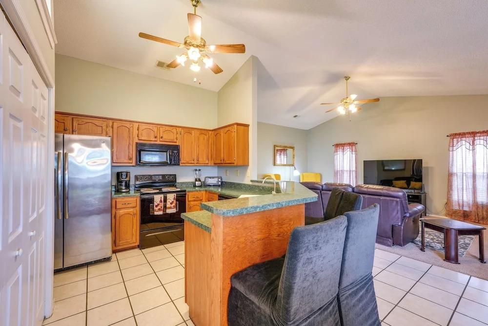 Horn Lake Home w/ Yard: 8 Mi to Graceland!