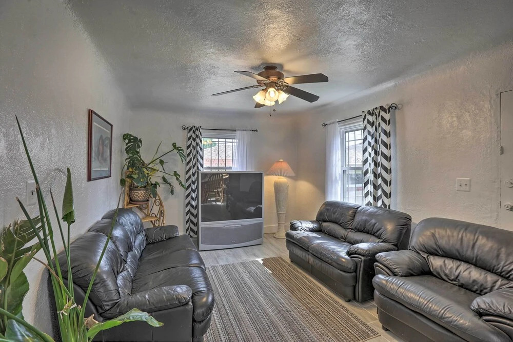 Trendy Denver Getaway ~ 4 Mi to Downtown!