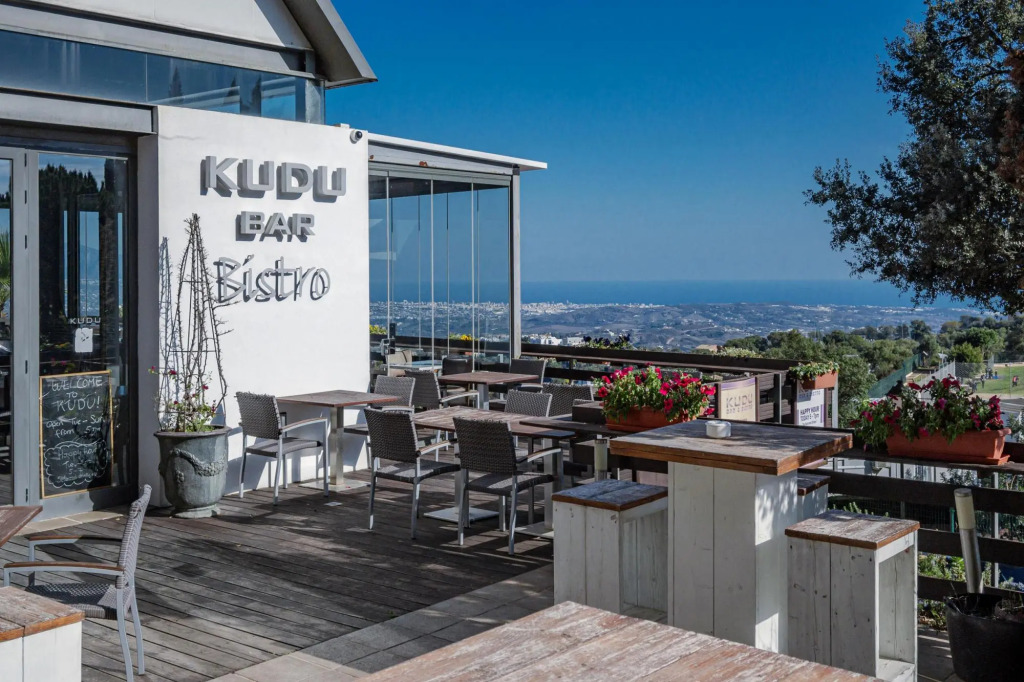 LJ- Modern flat with spectacular views in mountain