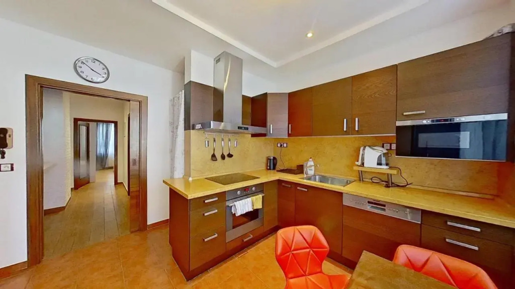 2 separate BD apt very close to the city centre