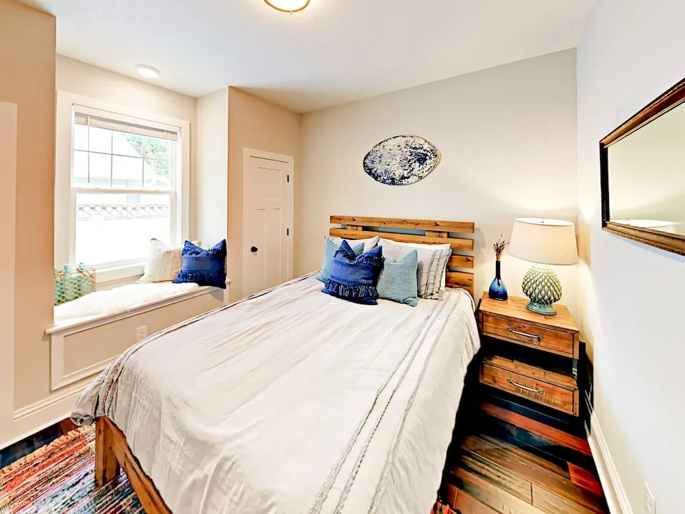 221 W Jean Home 3 Bedrooms 2 Bathrooms Home