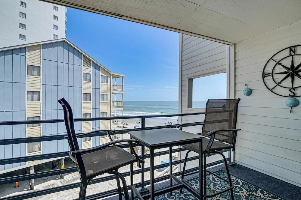 Walk to Pool & Beach! 3rd-floor Murrells Inlet Gem