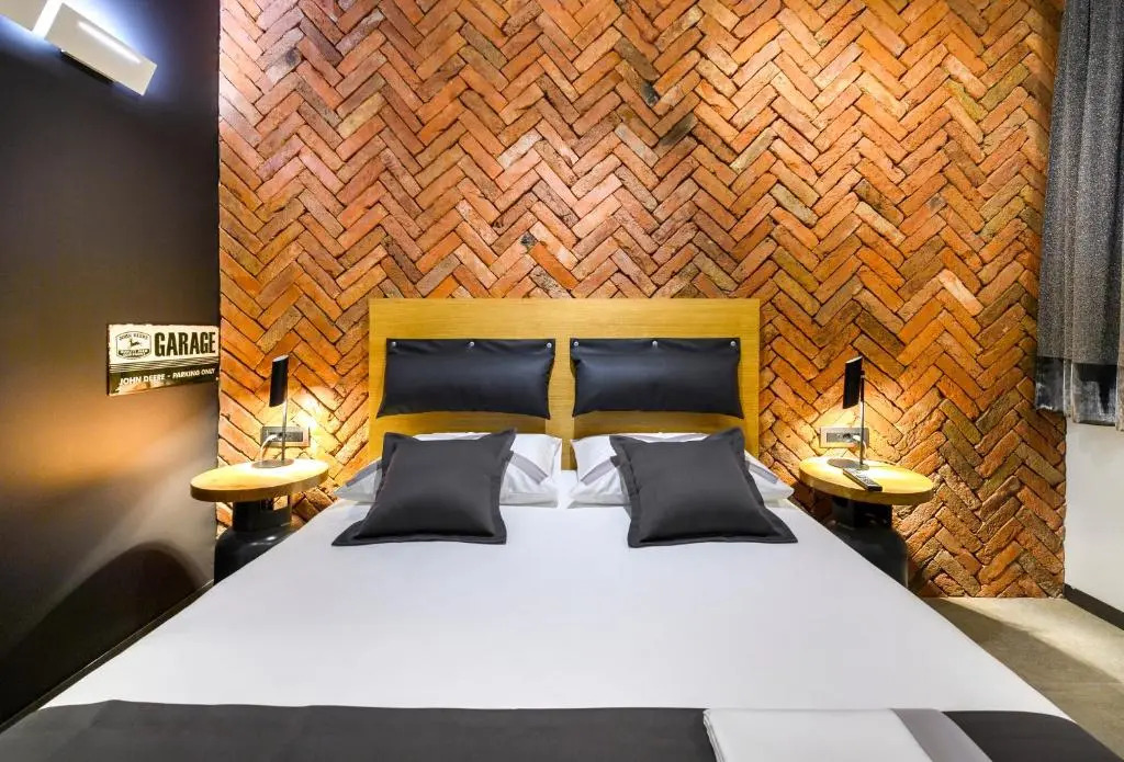 Split Industrial Design Rooms