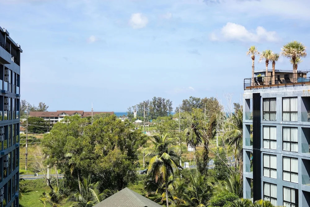 Tropical Sea View Suite B608 at Citygate