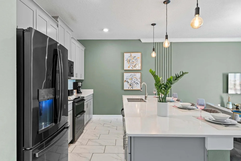 Chic 4BR Home With Mickey Star Wars Rooms