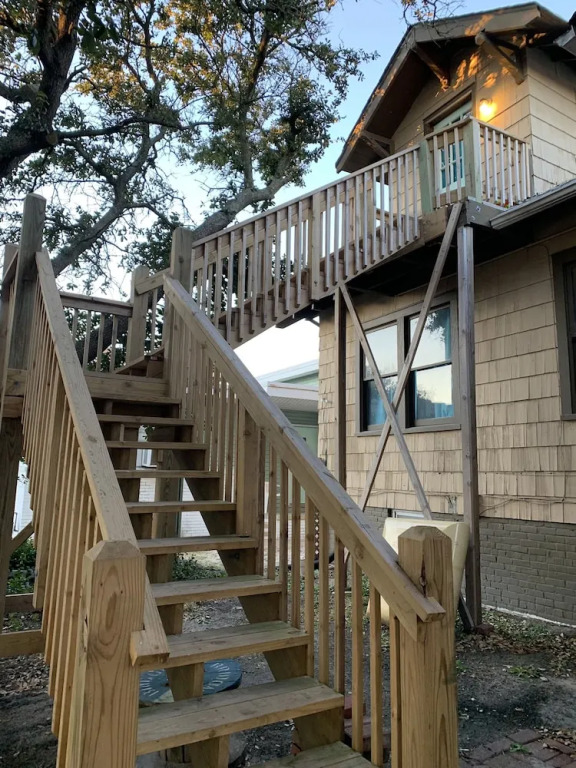 Rustic Rooftop Delight - Bay Front 2 Bedroom Apts by RedAwning