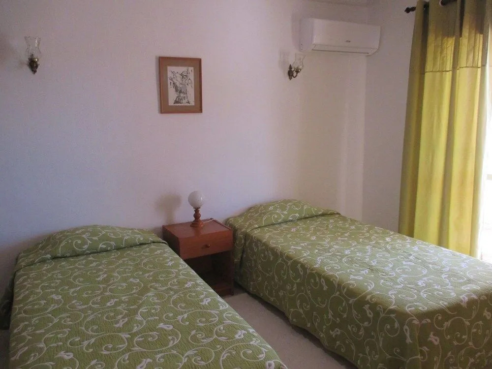 Apartamentos Salema Praia Club