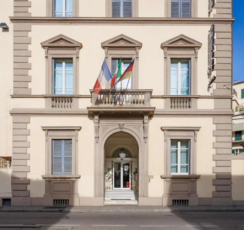 Hotel Embassy